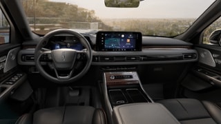 2025 Lincoln Lincoln Aviator Internal Image 2